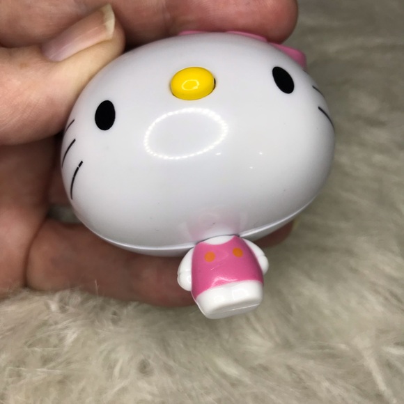Must Have Hello Kitty Retractable Tape Measure NIP Extends Up To 36” - Picture 4 of 9